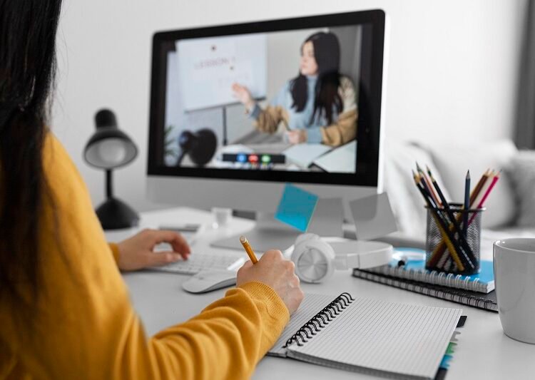 student-class-looking-course